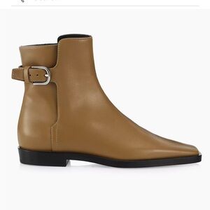 Toteme- The Belted Leather Ankle Boots size 39. Brand NEW with tags!